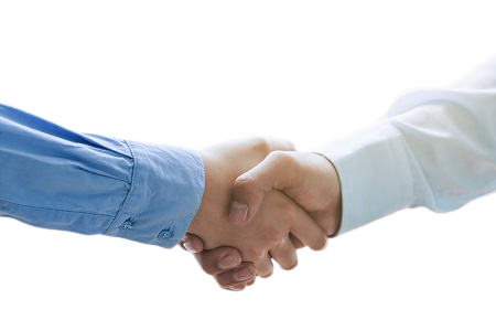 2 hommes qui se serrent la main
